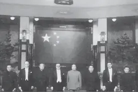 芬兰首任驻华大使：几颗氢弹投在中国，中国就完了图片
