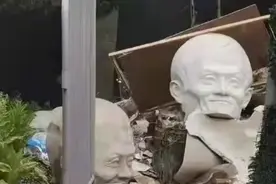 “马云雕像”走红，只因出现在杭师大的废物堆中，拍摄者给出解释图片