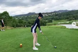 张继科疑认爱离异女！女方有一子身材婀娜，“奶棒腿”吸睛图片