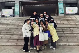 宝鸡市石油中学：感恩母校 励志宣讲图片