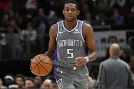 唏嘘！NBA又一巨星骨折，5大王牌接连倒下，勇士或改写历史图片