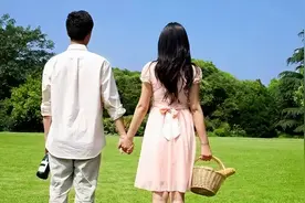 人到中年才明白，真正可怜的人，是“母亲”图片