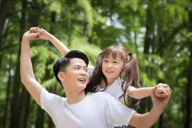 “女儿随爸”是真的吗？爸爸3个方面容易遗传给女儿，看看准不准图片