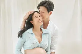 结婚4周年纪念日 泰星Jooy晒一家三口合照图片