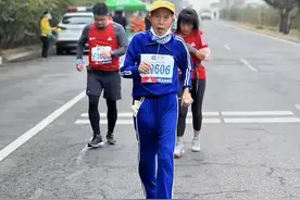 86岁跑完42.195公里的马拉松，张顺老爷子，凭啥？图片