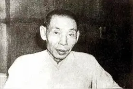 1951年，杜月笙被老蒋吓唬致一病不起，死前蒋派人送来一份假遗嘱图片