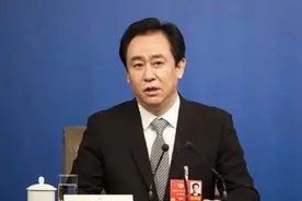 卖飞机、卖别墅、卖大平层，许家印为何不敢跑路？图片