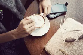 凤凰女看上我儿子，全家反对但儿子不听，如何有策略地劝分手？图片