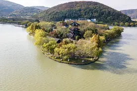 就在江浙沪包邮区，这座湖被称为小西湖，融山海湖为一体的景区图片