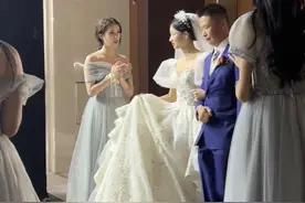 我的宝贝你幸福我会比你先流泪，现在就等你生个baby我要当干妈！！！@啵啵让瑶瑶幸福了 #愿每个女孩都能嫁给爱情 #啵啵让瑶瑶幸福了 #婚礼💒