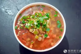 虽然都叫臊子面 功夫深浅“浇头”上见图片