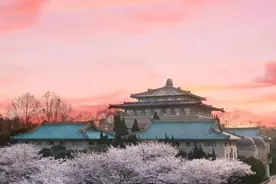 最是一年春好处，珞珈盛景动人间！武汉大学：只待君来！图片