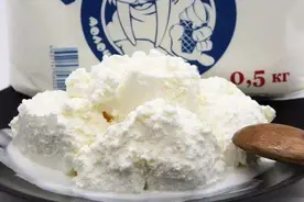 被西方疯狂制裁的俄罗斯都有哪些好吃的？椴树蜜吃过吗，膏状的图片