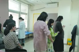 准妈妈在孕晚期有这几种感受，可能会和胎宝提前见面，别不以为然图片