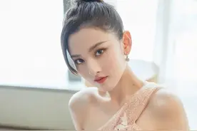 分享图片，气质女神宋祖儿，惊艳写真图片