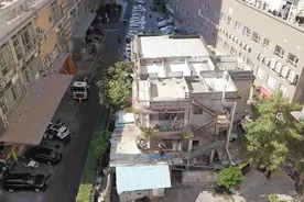 深圳一户主自认自家老房值3亿，开发商：不拆了，随你住多久图片