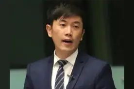 港独组织主席郑松泰：曾在北大读博士，文弱书生缘何变成凶恶暴徒图片