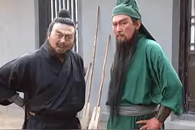 关羽和张飞都被称为“万人敌”，如果他们单挑，谁的武力更强？图片