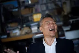 搬起石头砸了脚，从全网拥护到口诛笔伐，司马南为何落到如此地步图片