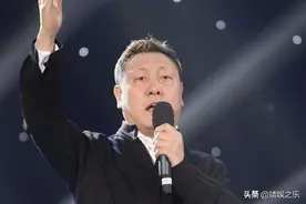著名歌手韩磊：39岁娶小14岁师妹为妻，结婚15年零绯闻图片