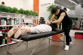 这届新中产，充钱做拉伸运动图片