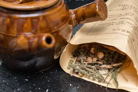 服用中药时，切记不能与这4种食物同吃，否则药效白白浪费图片
