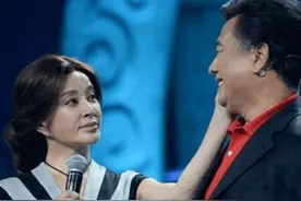 刘晓庆与前夫陈国军，离婚26年再相聚，他的告白让刘晓庆声泪俱下图片