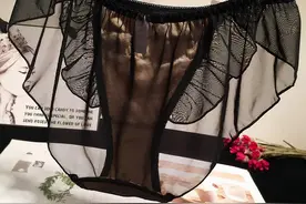 还穿什么老款三角裤？一两件蕾丝的就行，在家也能美美哒图片