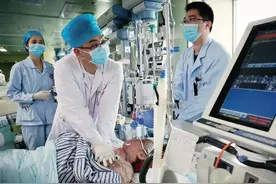一位从业20年的北大医生：“深夜的ICU病房，最能暴露人性”图片