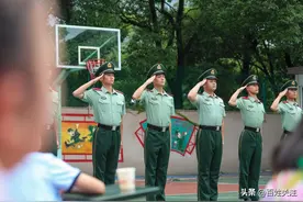 萌娃进军营 共筑强军梦图片