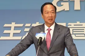 郭台铭称曾告知侯友宜参选决定，台湾学者赵春山：郭想以战逼“合”图片