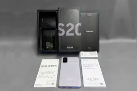 四边等宽的全面屏设计，三星这款5g手机，一如既往的颜值先锋图片