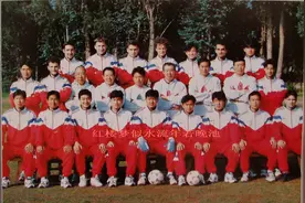 赵植萍1995年文章：飞速旋转的足球-深圳足球俱乐部巡礼 甲A不是梦图片