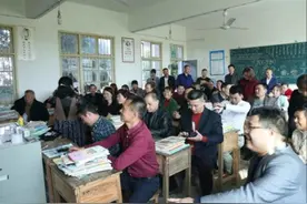 35位江西同学30年后重回母校，五星酒店宴请恩师，结账时集体破防图片