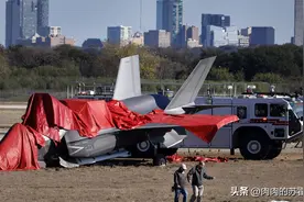 F35B坠落后续，披上了红盖头，落地回弹瞬间显示飞机设计存在缺陷图片