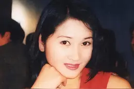 30位导演陪睡女助理被联合封杀，她成唯一受害者图片