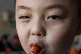 2、3元一根的烤肠，里面到底有什么？了解后真不敢买给孩子吃了图片