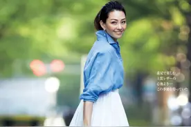 建议皮肤偏黑的中年女人，多穿这5种“安全色”，减龄显白提气质图片