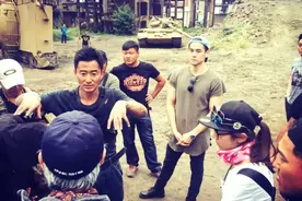 “百亿票房”吴京：在意安全被骂事多，拍戏成“残疾”被资本孤立图片