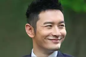 只要一大笑，颜值就垮掉的5位明星，刘亦菲女神形象全无图片