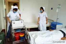 为了让患绝症的丈夫早日摆脱痛苦，她这样向医生建议图片