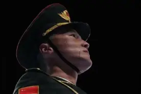 让“中国红”成为最亮青春底色图片