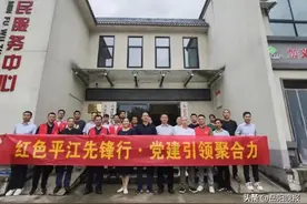 平江县行政审批服务局深入加义镇坎塘村开展帮扶走访工作图片