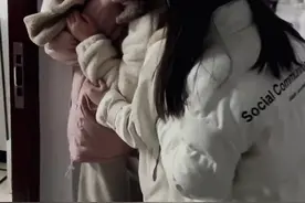 老师男友来学校，请女友全班同学喝奶茶，网友：钱包彻底掏空了图片