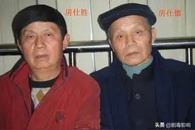 深扒！国际巨星成龙的家史秘闻图片