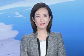 宝晓峰：从内蒙古走出的央视著名主持人，男友在雾中迷路了图片