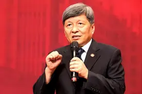 王树国、郑强何许人也？为何网友纷纷要求他们当清北校长？图片