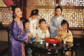 《红楼梦》：王熙凤被贾琏休弃后，过的是什么日子？图片
