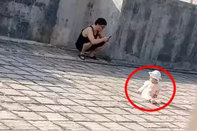 3岁女孩下身突然流血，医生的检查结果，原来是5厘米的异物图片
