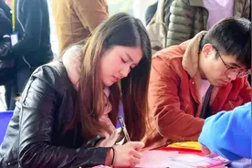 29岁大龄剩女相亲遇初恋，男子提出2个条件，女子：你想得太美图片